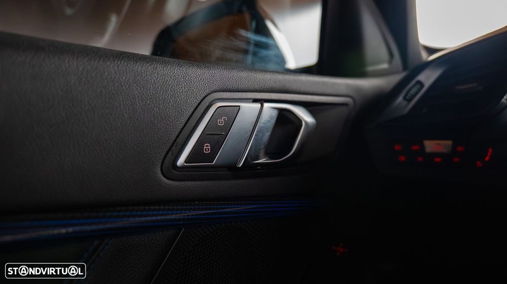 BMW 116 d Pack Desportivo M - 6
