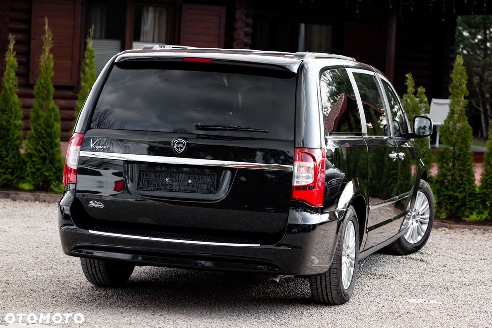 Lancia Voyager 3.6 Platinum - 12