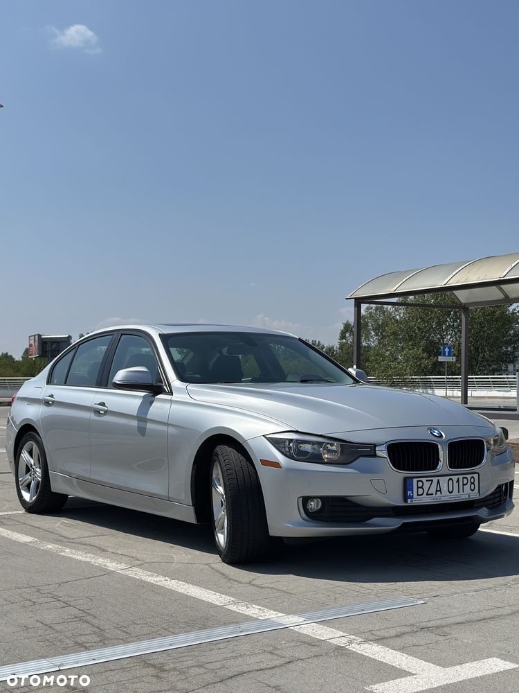 BMW Seria 3 320i - 5