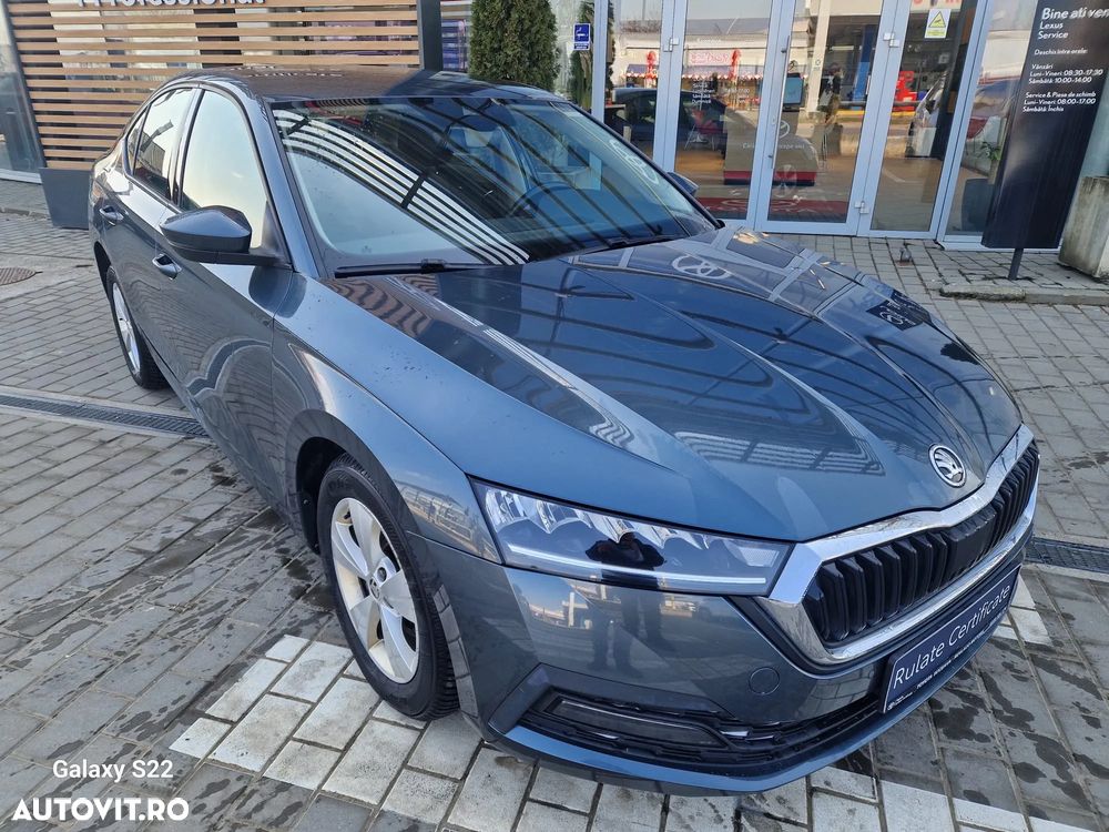 Skoda Octavia 2.0 TDI DSG Ambition - 1