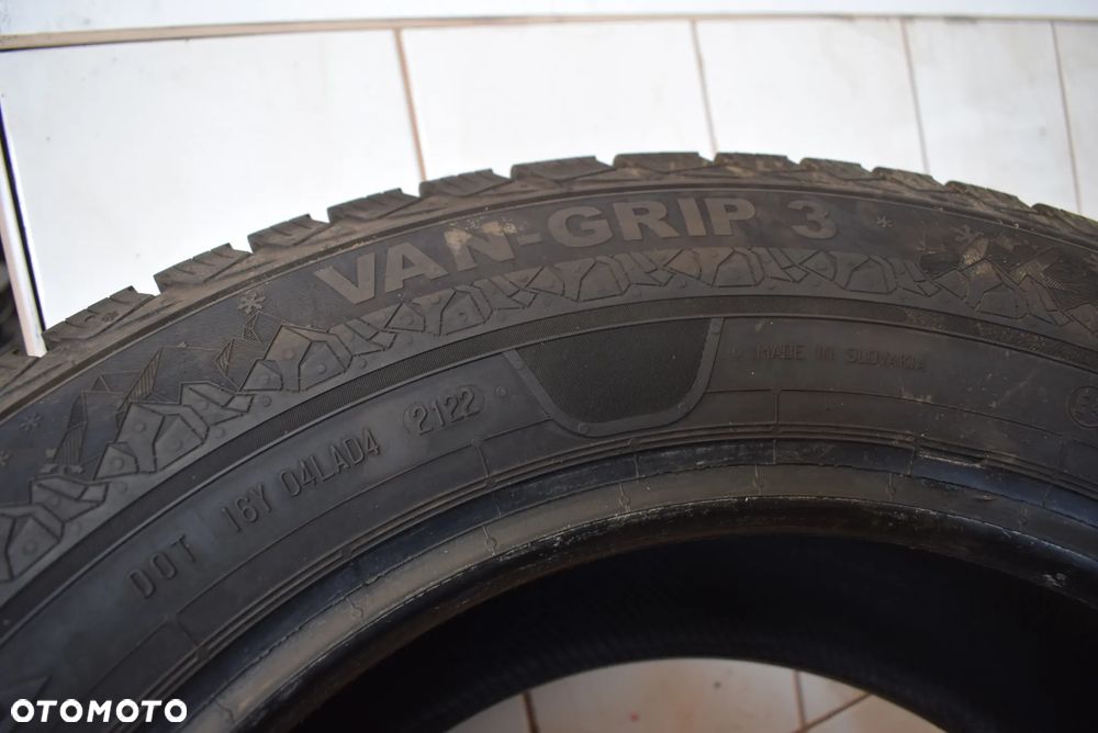 R16C 235/65 Semperit Van-Grip 3 - 6