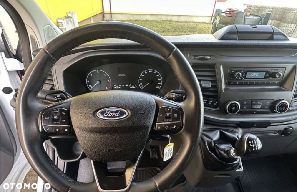 Ford CUSTOM - 15