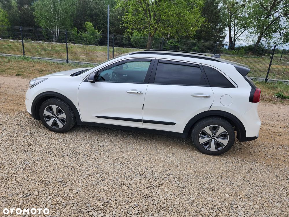 Kia Niro 1.6 GDI Hybrid L - 2