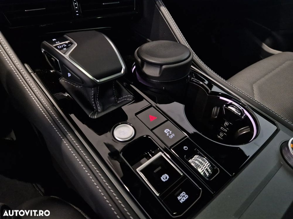 Volkswagen Touareg V6 TDI 4MOTION R-Line - 27