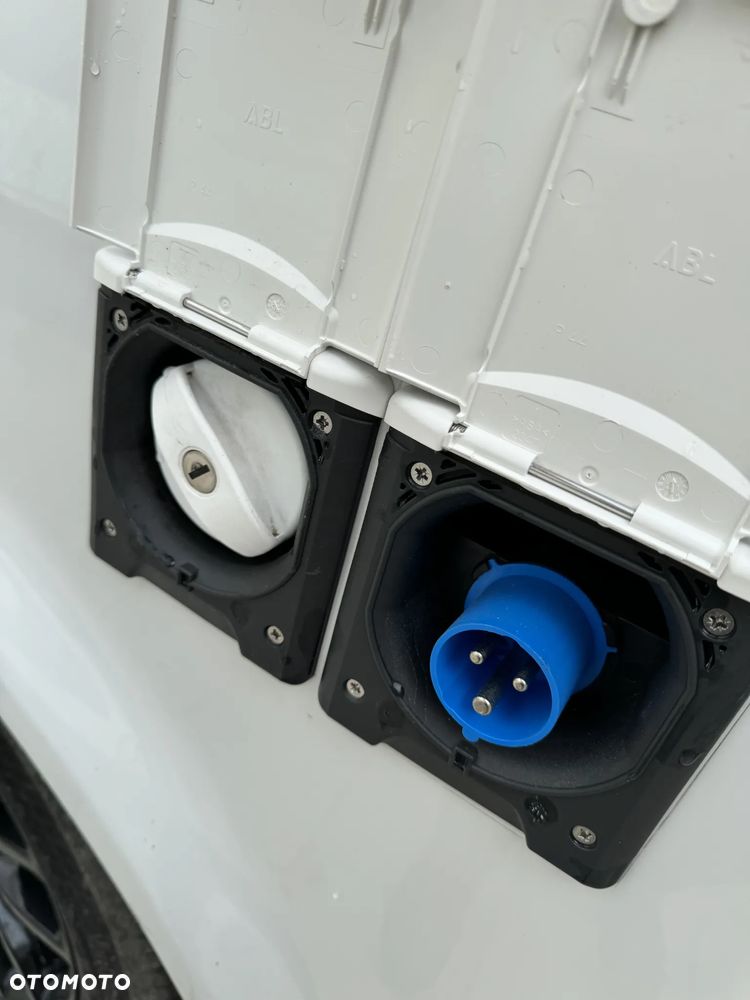 Volkswagen T5 Campervan - 39