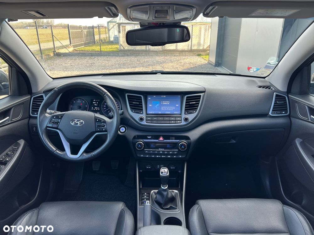 Hyundai Tucson 2.0 CRDI BlueDrive Style 2WD - 20