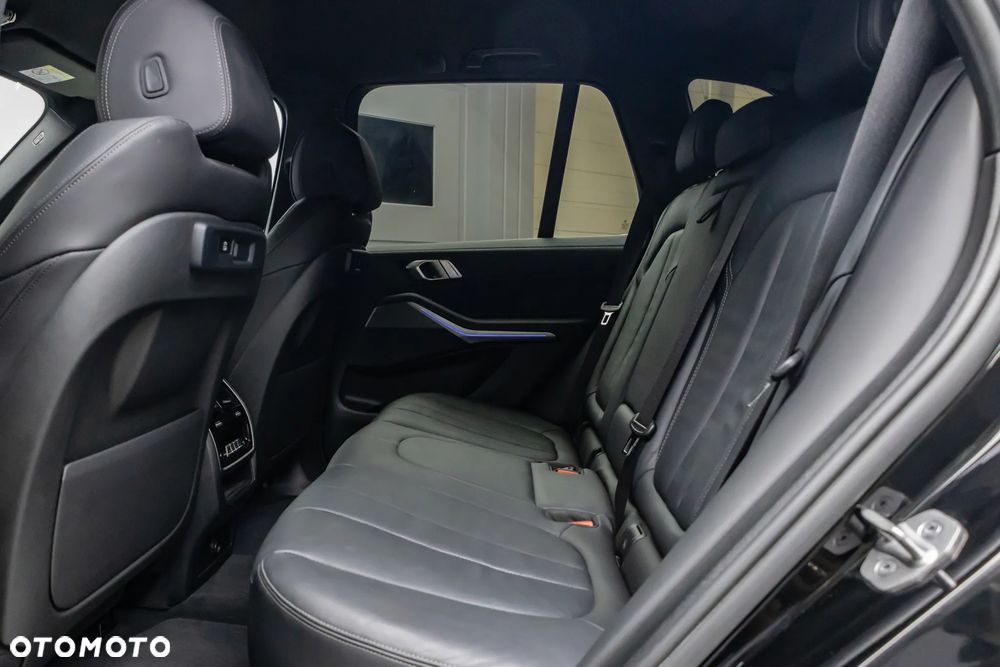 BMW X5 xDrive40i mHEV - 15