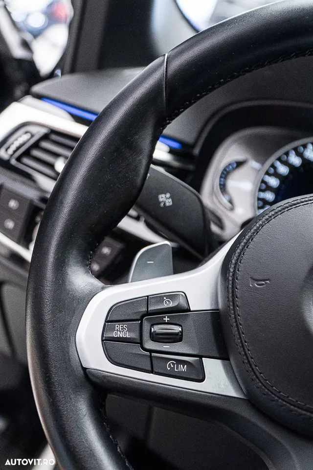 BMW Seria 5 520d Aut. M Sport Edition - 27