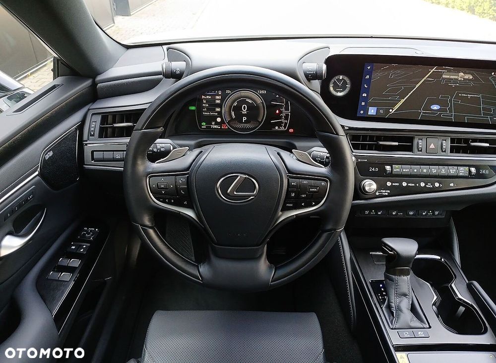 Lexus ES - 24