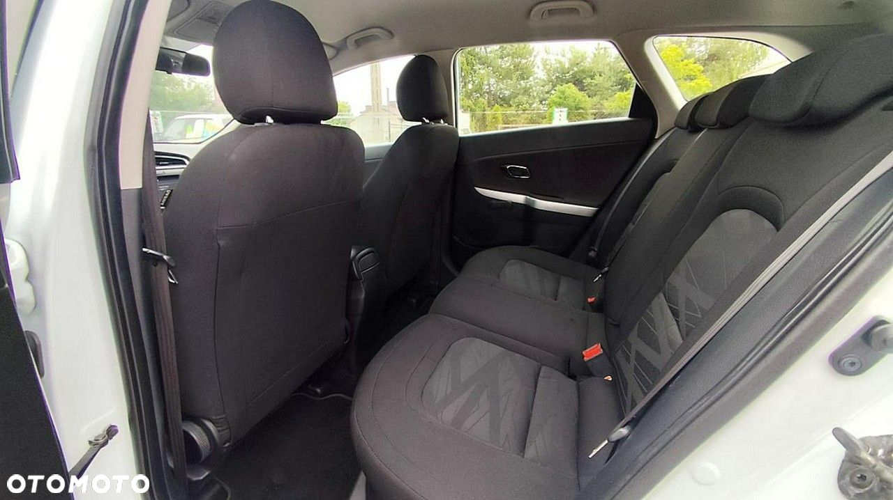 Kia Ceed - 14