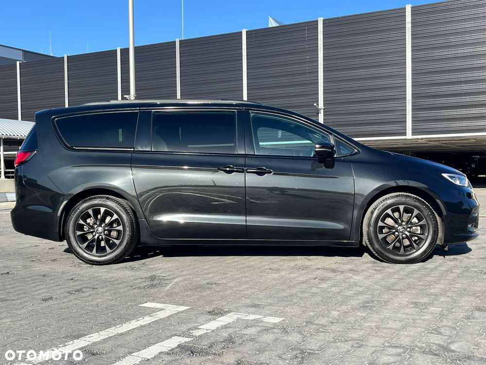 Chrysler Pacifica - 19