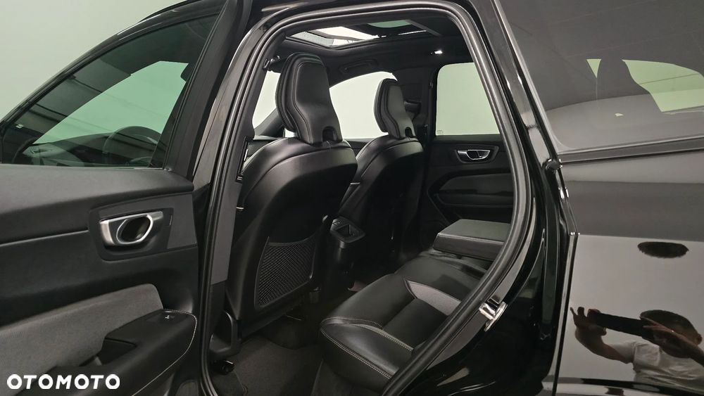 Volvo XC 60 B4 D Plus Dark - 6