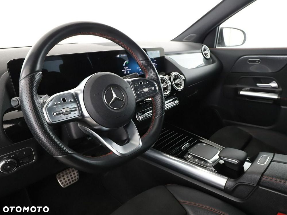 Mercedes-Benz GLA 250 e PHEV AMG Line 8G-DCT - 15