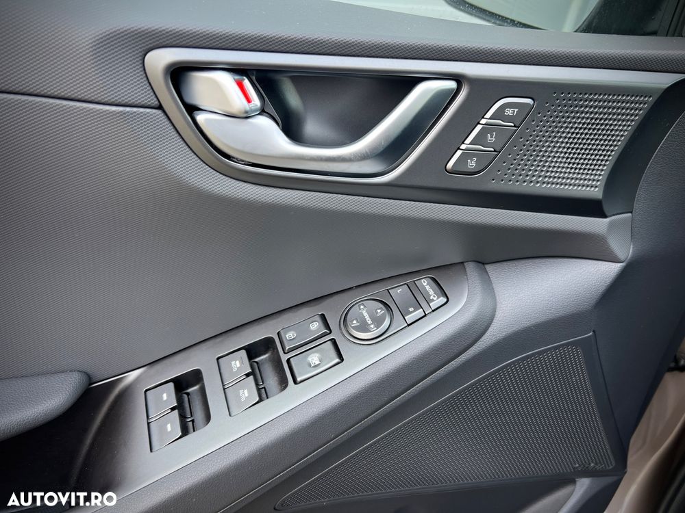 Hyundai IONIQ Plug-in-Hybrid 1.6 GDI Premium - 17