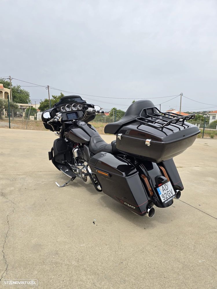 Harley-Davidson FLHXS Street Glide 117 CVO - 4