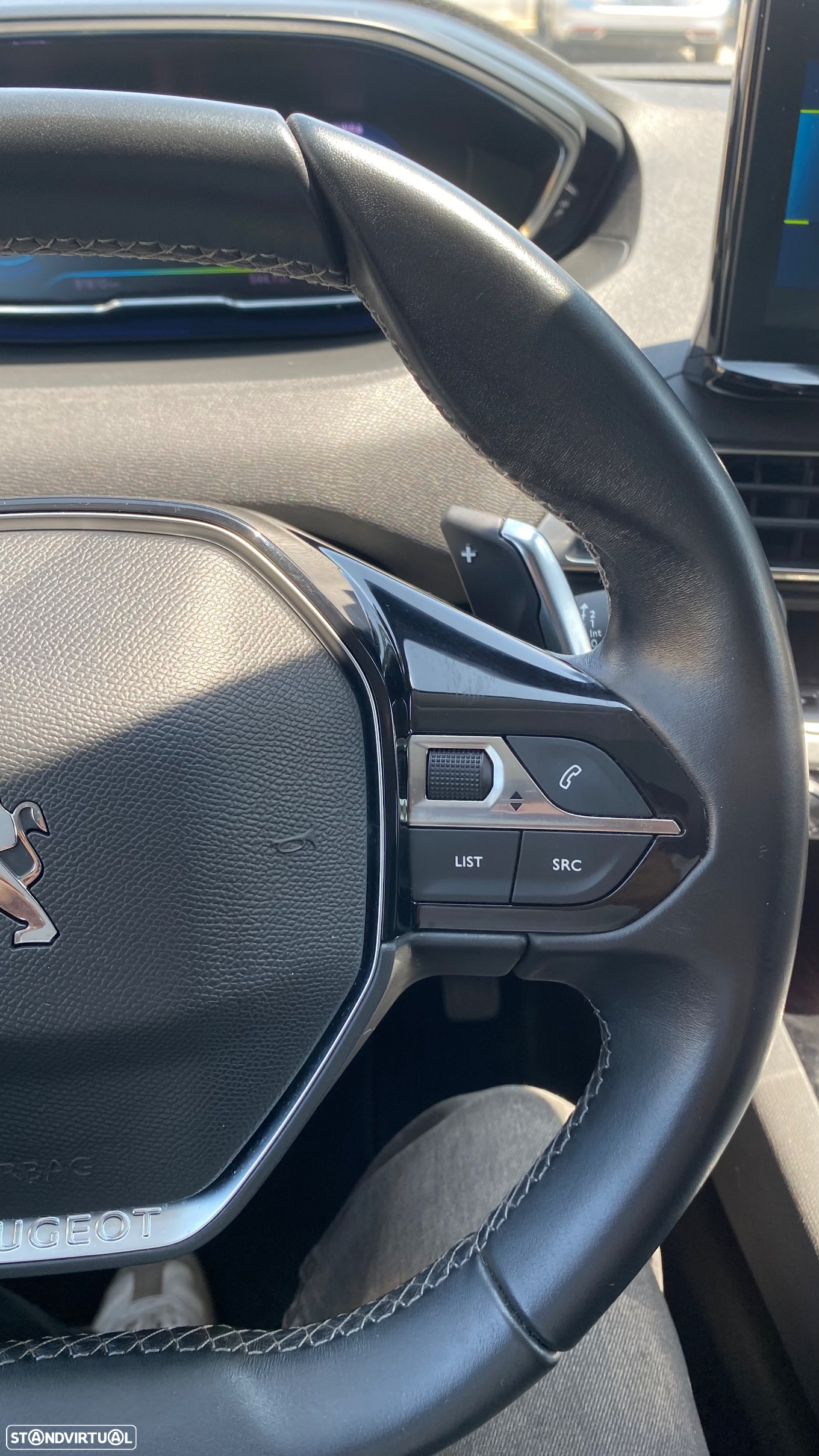 Peugeot 3008 1.6 Hybrid Allure e-EAT8 - 31