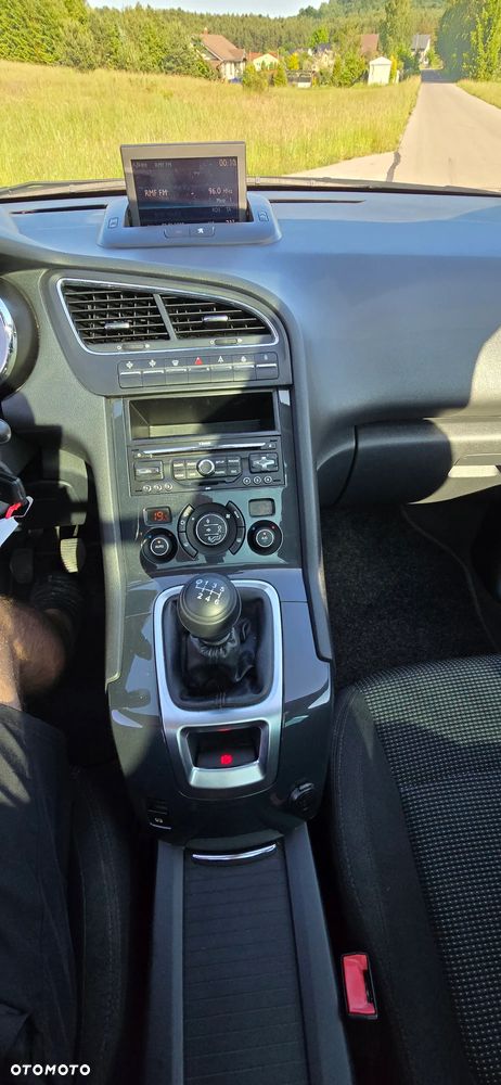 Peugeot 5008 1.6 THP Allure 7os - 16