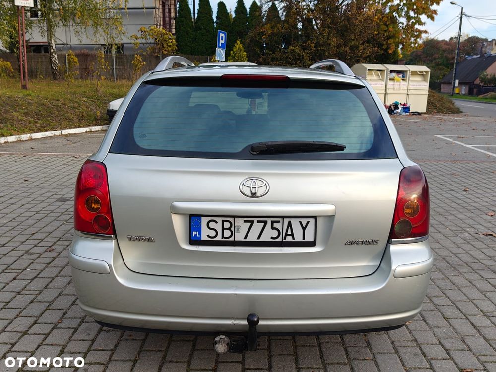 Toyota Avensis 2.0 D-4D Combi - 21