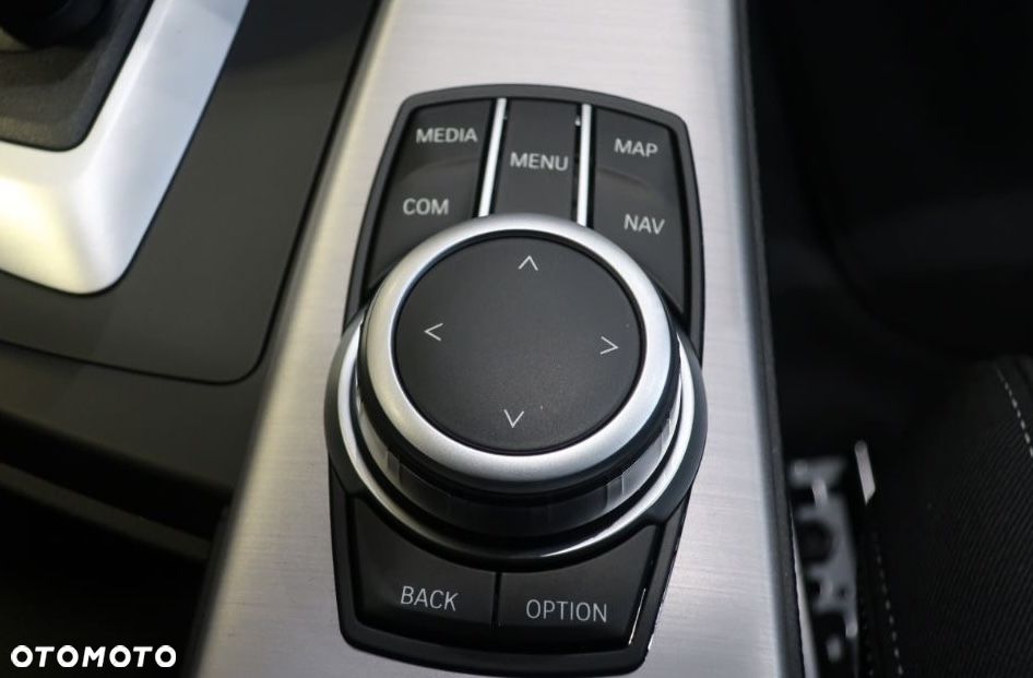 BMW 3GT 320i xDrive M Sport - 17