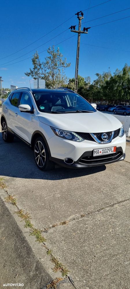 Nissan Qashqai 1.6 DCI Xtronic TEKNA+ - 4