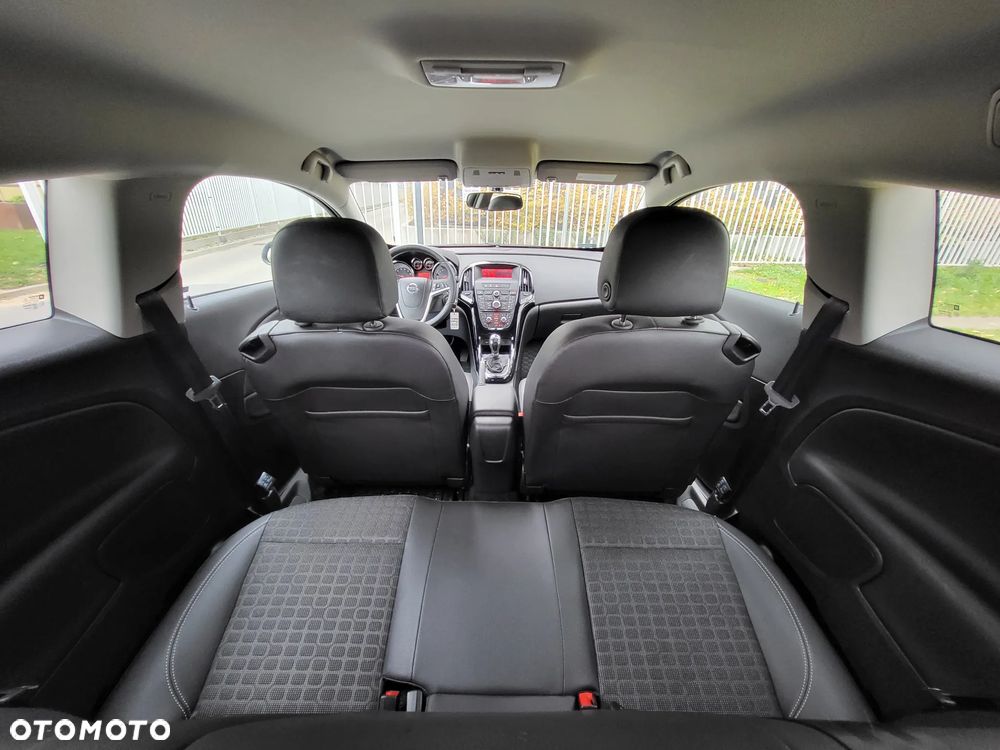 Opel Astra IV GTC 1.6 T SIDI Sport S&S EU6 - 23