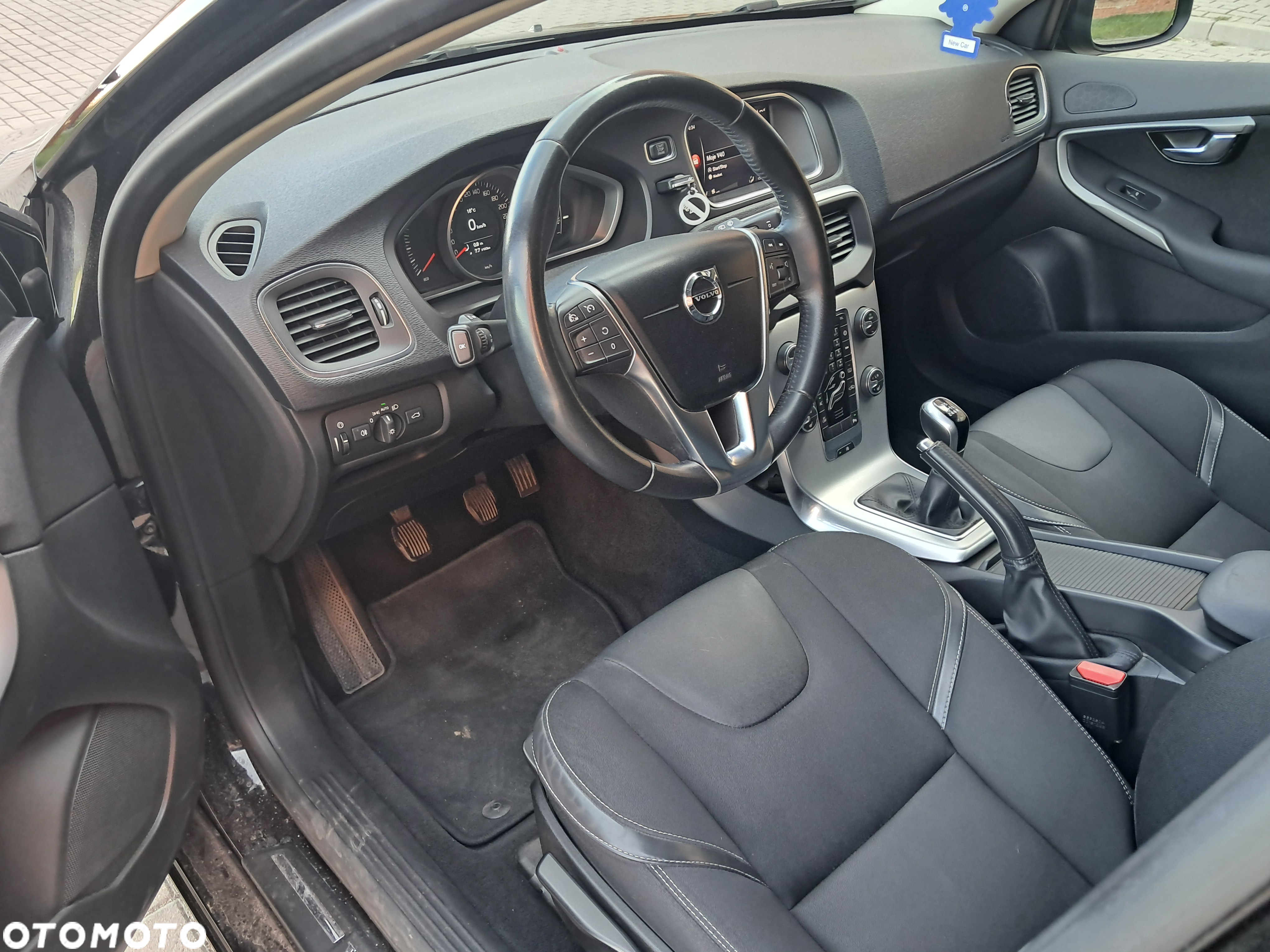 Volvo V40 T2 Momentum - 7