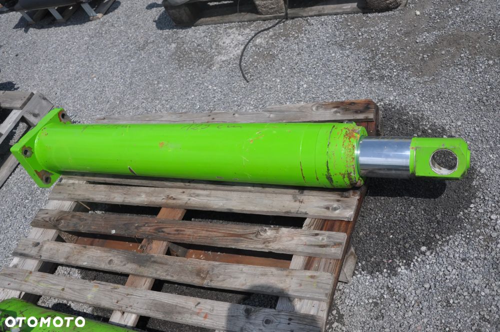 Siłownik ramienia Merlo 55.9 - 1