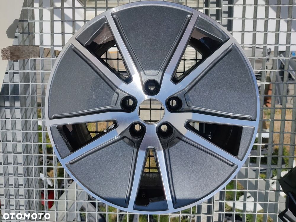 Felga aluminiowa Audi A4 B9 17 cali Aero - 2