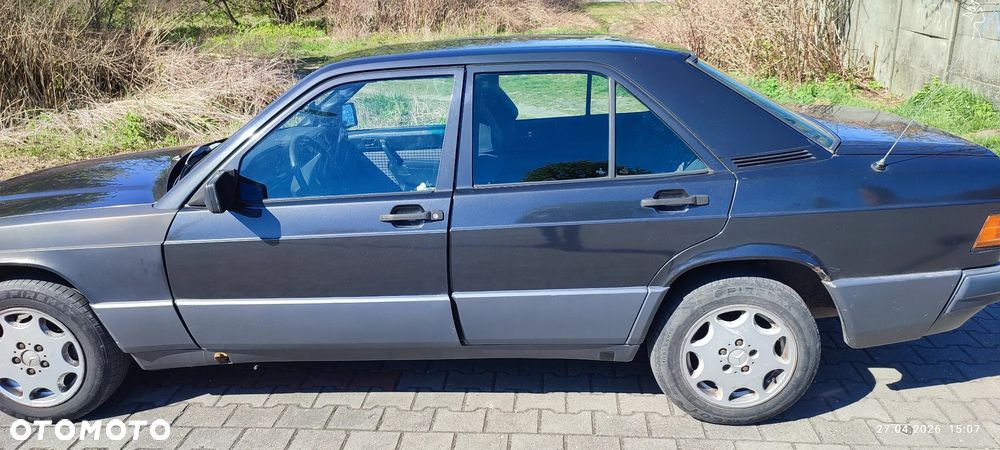 Mercedes-Benz W201 (190) - 3
