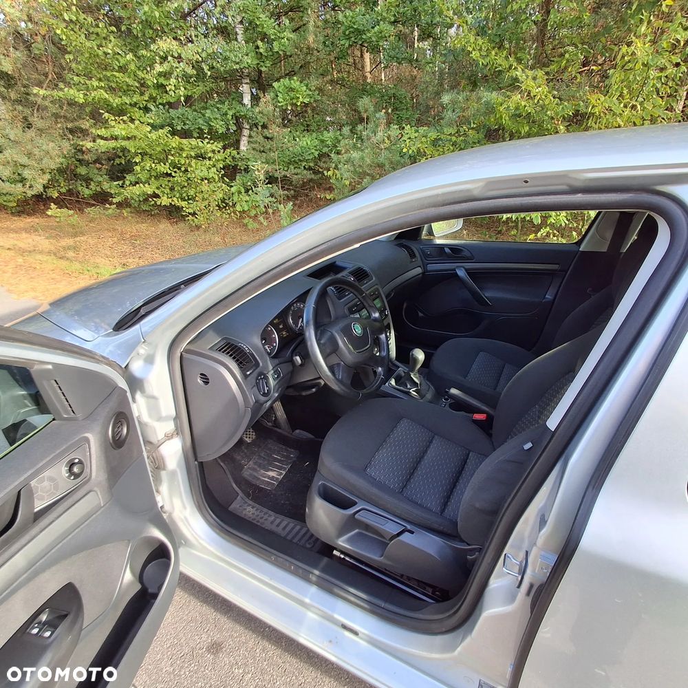 Skoda Octavia 1.6 Ambiente - 7