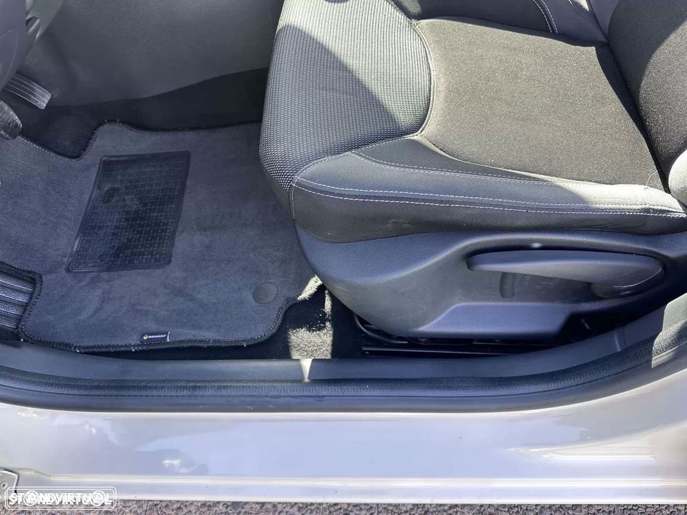 Renault Clio 0.9 TCe Limited Bi-Fuel - 28