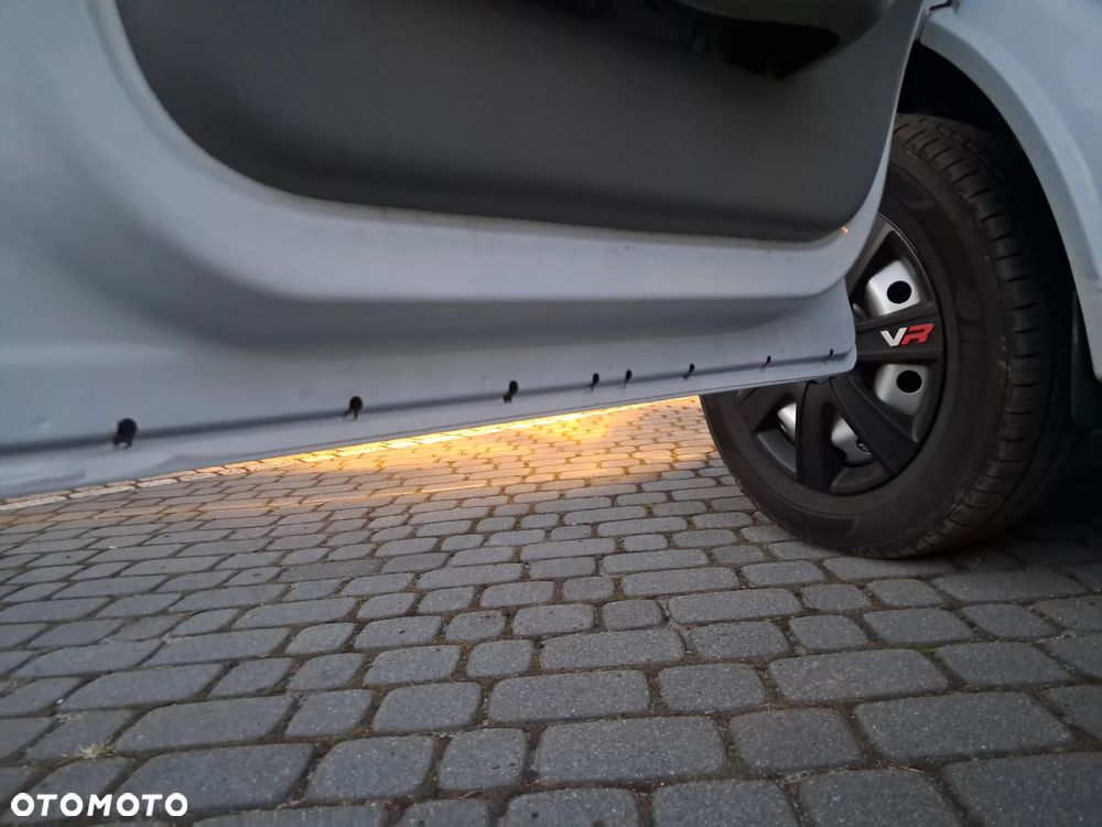 Opel VIVARO - 27