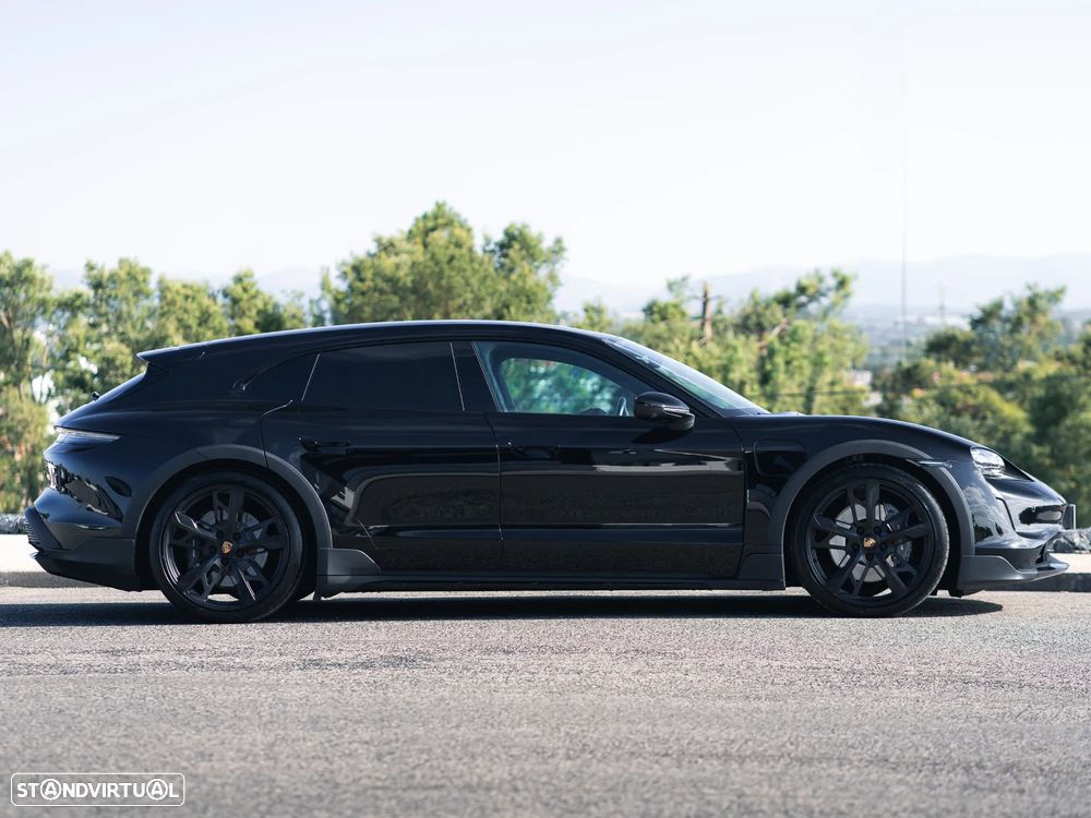 Porsche Taycan Cross Turismo 4 - 8