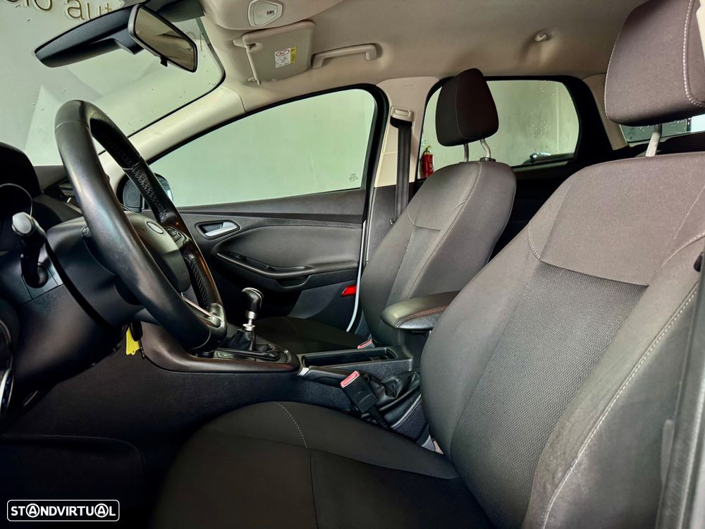 Ford Focus SW 1.6 TDCi DPF S&S Titanium - 16