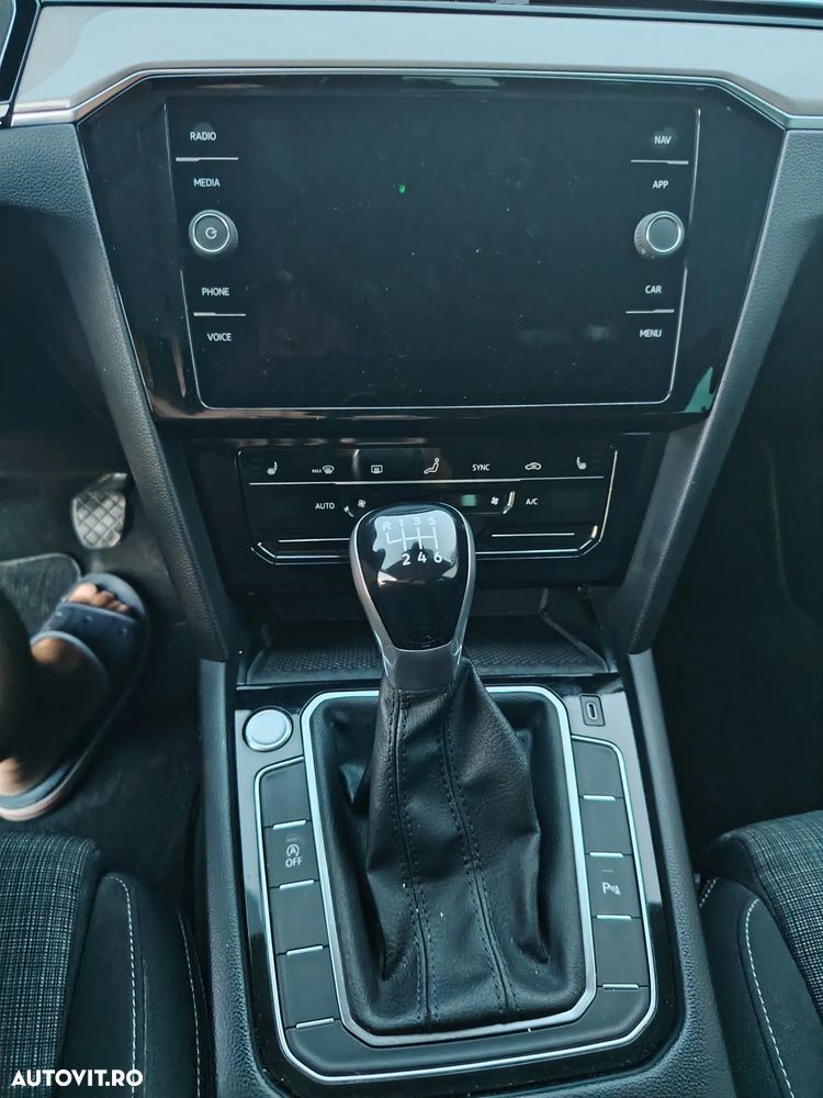 Volkswagen Passat 2.0 TDI SCR Business - 17