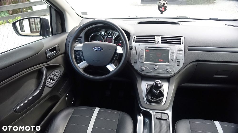 Ford Kuga - 31