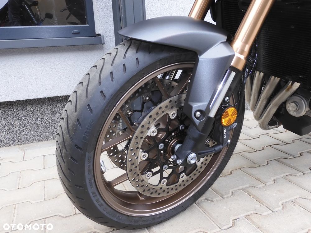 Honda CB - 24
