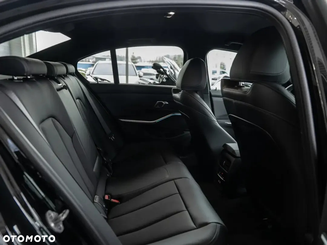 BMW Seria 3 330e PHEV M Sport - 6