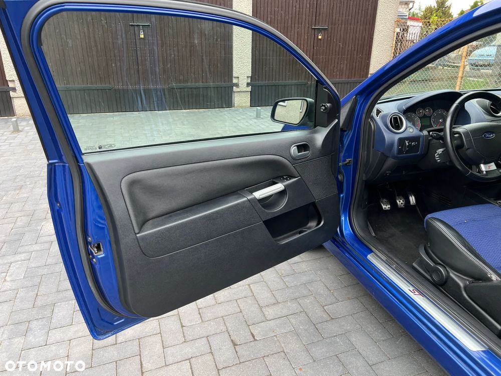 Ford Fiesta - 10