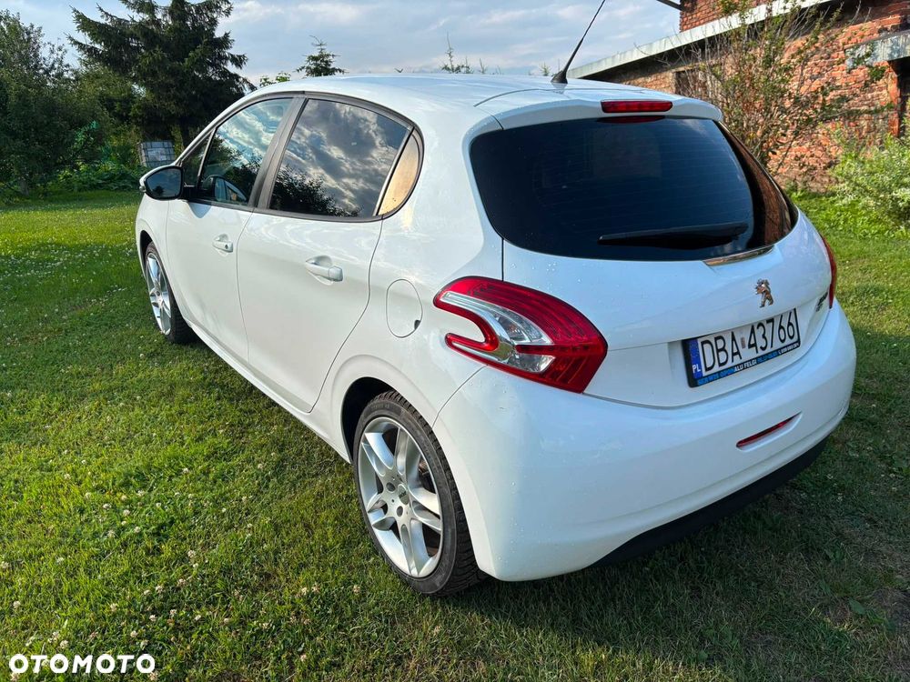 Peugeot 208 - 2