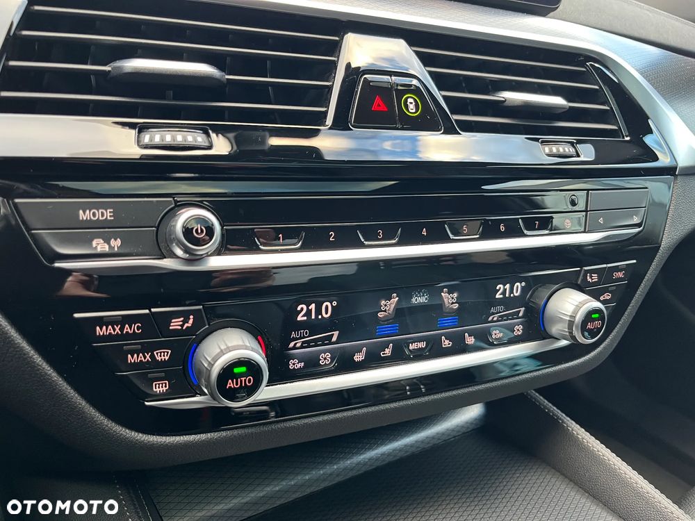 BMW Seria 5 ver-540d-xdrive-mhev-m-sport-sport - 27