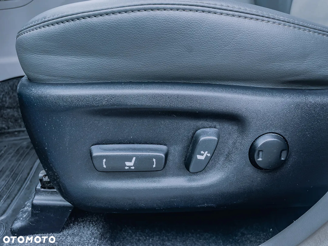 Toyota Prius+ Hybrid 135 Prestige - 22