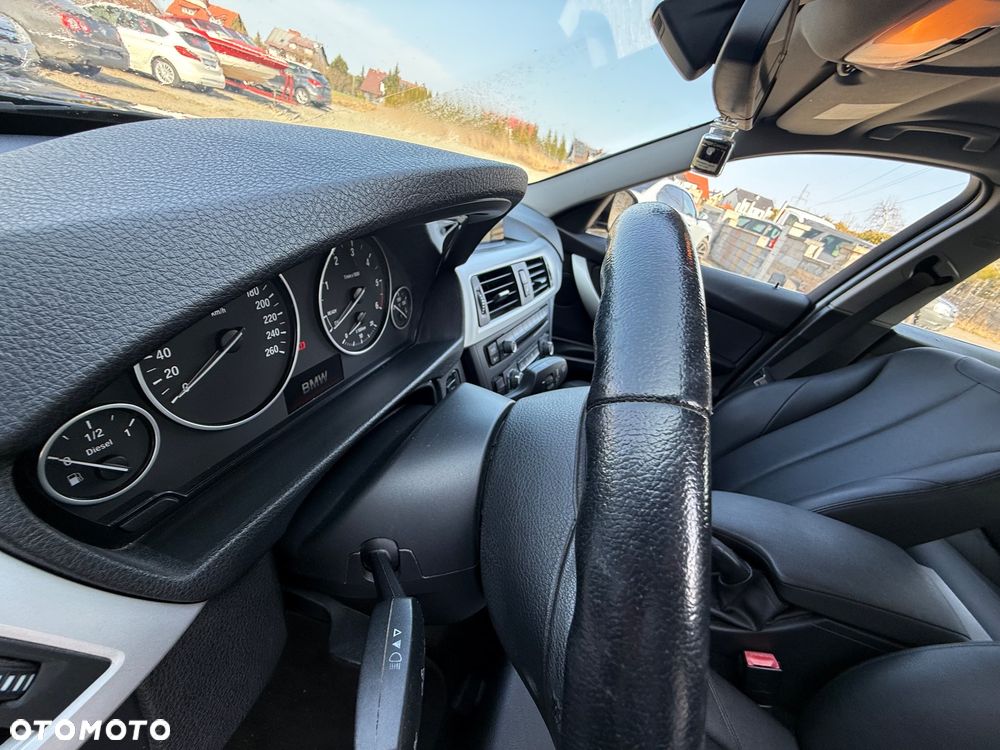 BMW Seria 3 318d Luxury Line - 20