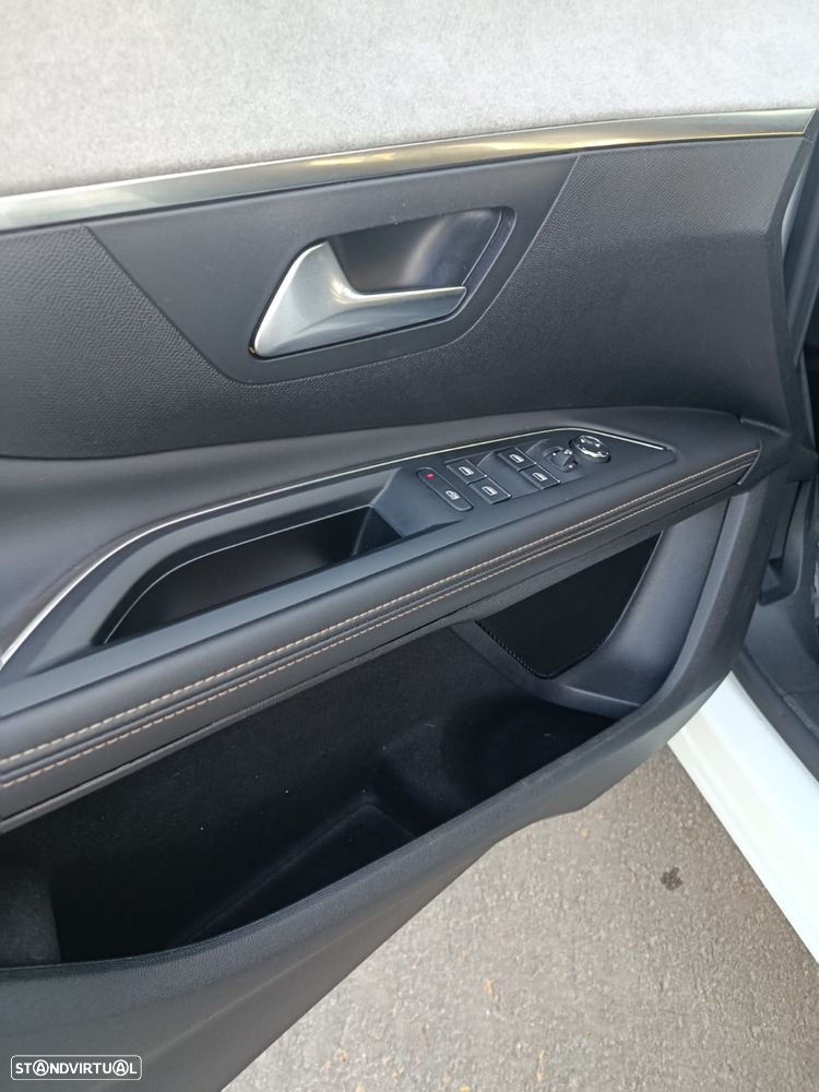 Peugeot 5008 1.2 PureTech GT Line EAT8 - 12