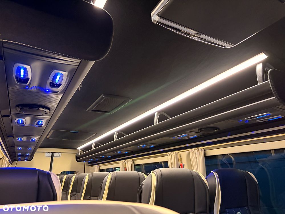 Mercedes-Benz Sprinter 519 - 18