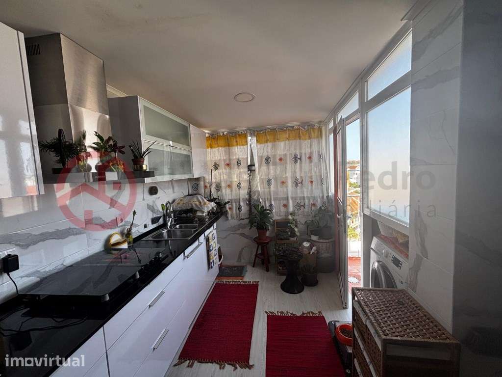 Apartamento T2 junto ao metro de superficie no Laranjeiro - Grande imagem: 4/21