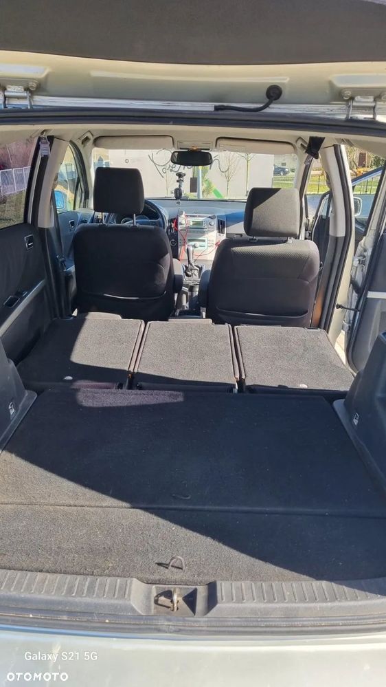 Toyota Corolla Verso - 3