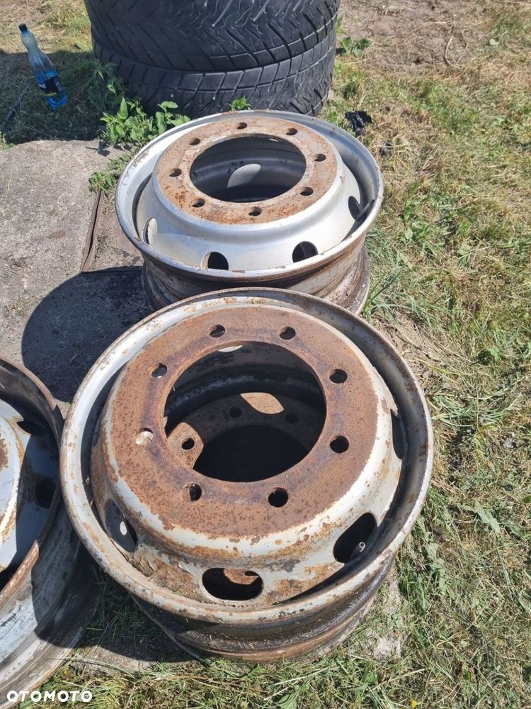 FELGA STALOWA 19,5 8 SZPILEK MAN TGM - 1