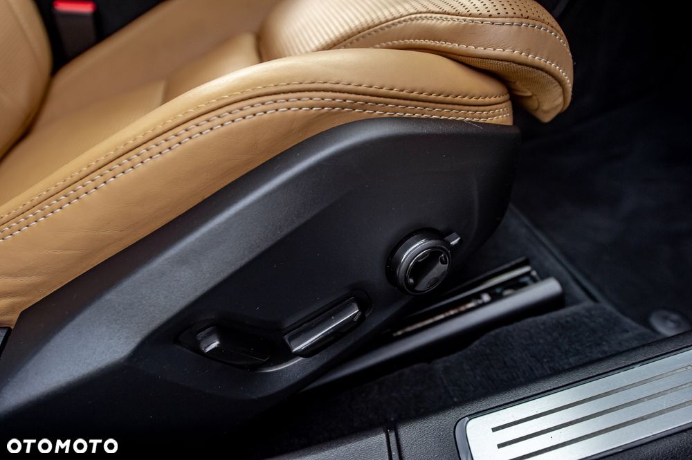Volvo V90 D5 AWD Geartronic Inscription - 23