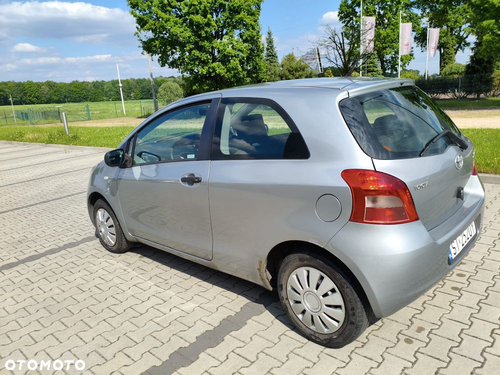 Toyota Yaris 1.0 Luna A/C - 6